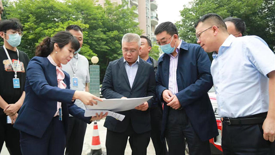 集团程一总经理向袁明副市长汇报滨江路项目(拟建)_副本 集团程一总经理向袁明副市长汇报滨江路项目(拟建)_副本