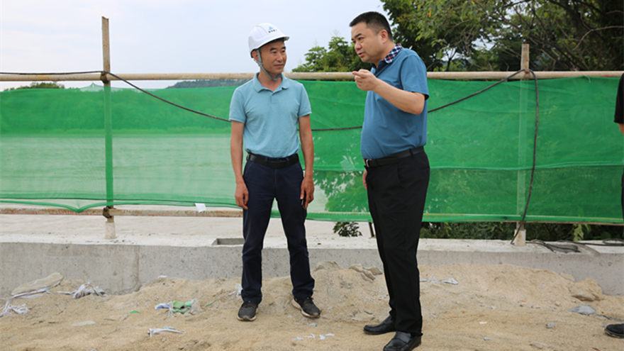 集团党委书记、董事长肖林督导检查南山路道路及排水补短板工程项目防汛情况
